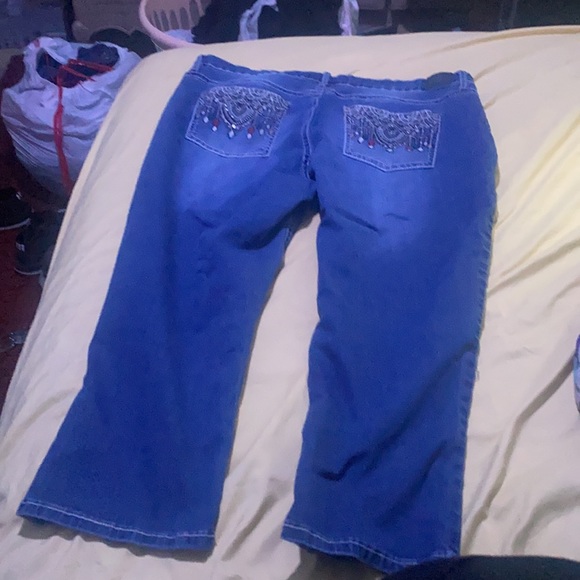 Capris - Picture 2 of 3